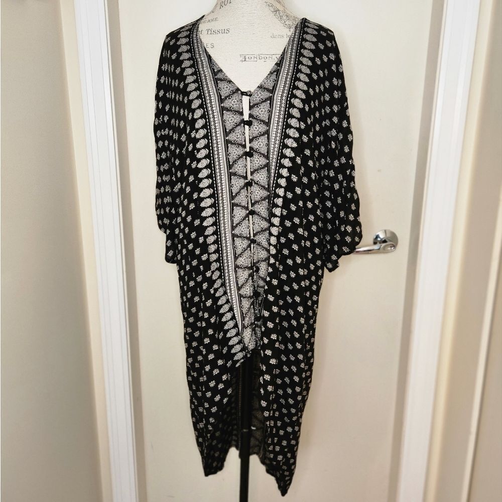 Black + White Contrast Print Caftan Coverup